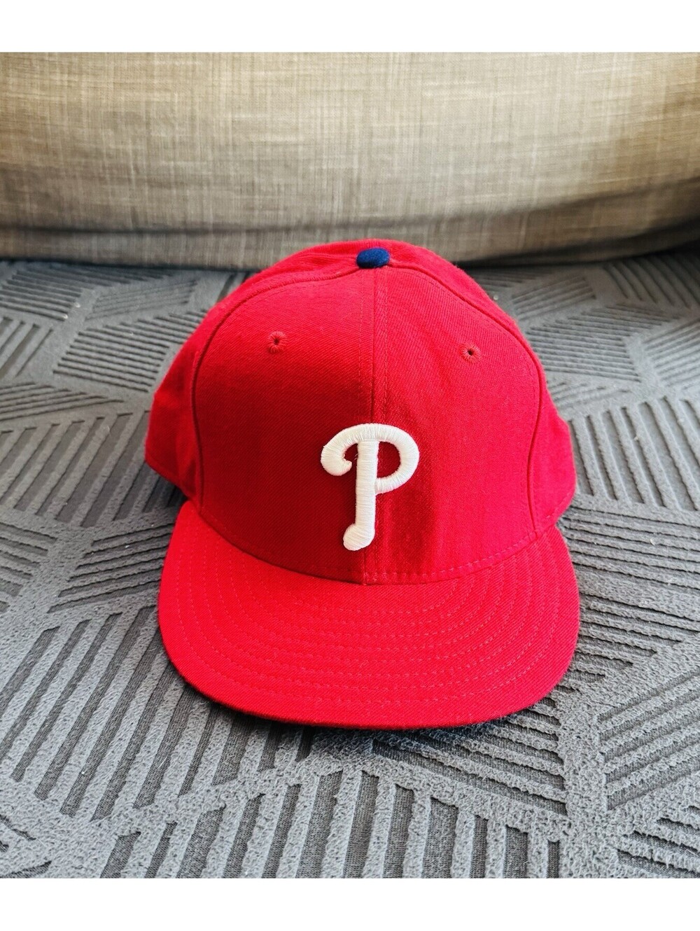 Vintage 80s New Era 59Fifty 100% Wool Phillies Fitted Baseball Hat  Sz: 7 3/8